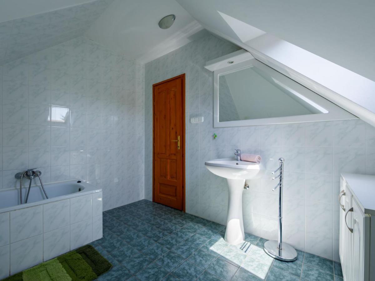 Holiday Home Amaryllis By Interhome Балатонакаратя Екстериор снимка